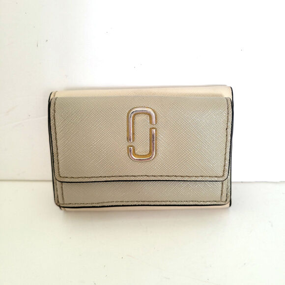 MARC JACOBS  The Snapshot Small Trifold Wallet Card Bill Mini Compact Gray Pink - Picture 1 of 12